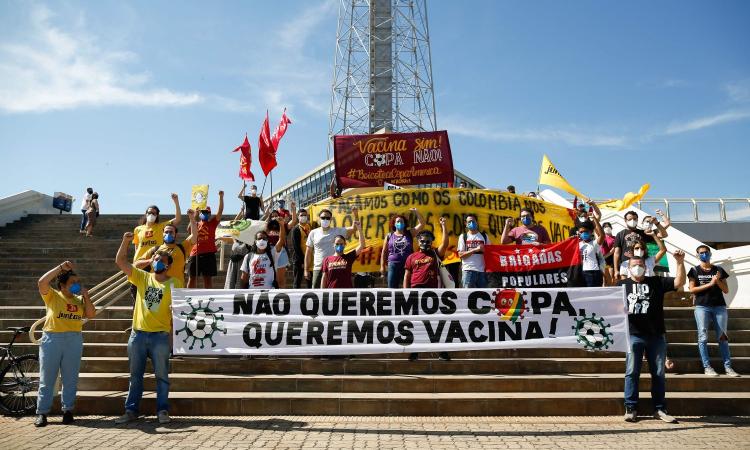 La Coppa America e la variabile Covid: in Sudamerica è devastante, giocare un azzardo. Infuriano le proteste