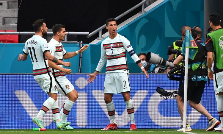 Agnelli e la Juve possono attendere, per un Ronaldo da record è partita la caccia all'Europeo e al Pallone d'oro