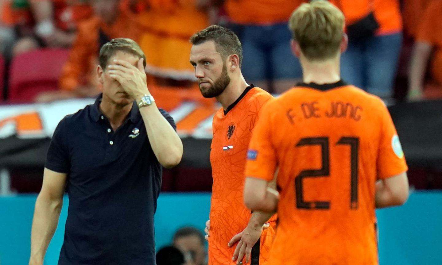 Olanda, De Boer: 'Prima del rosso a De Ligt stavamo dominando, poi...'