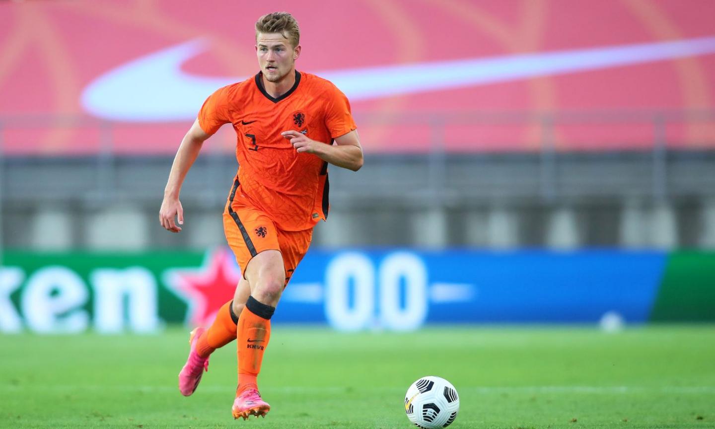 De Ligt: 'Rivalità con De Vrij? All'Inter sta dimostrando di essere un grande. Ci supportiamo, vogliamo il Mondiale'