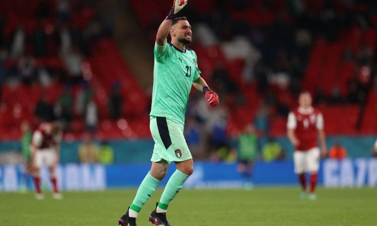 Donnarumma: 'Cresciuto coi poster di Buffon e Dida, voglio diventare il n°1! Al Milan ambiente incredibile, futuro...'