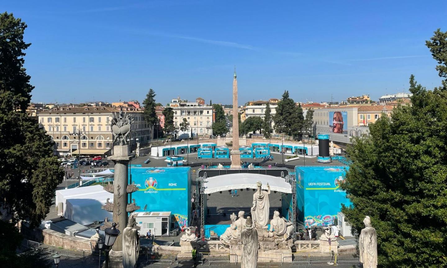 Europei, Piazza del Popolo vestita a festa: inaugurata la fan zone. Raggi: 'Roma città della ripartenza' VIDEO