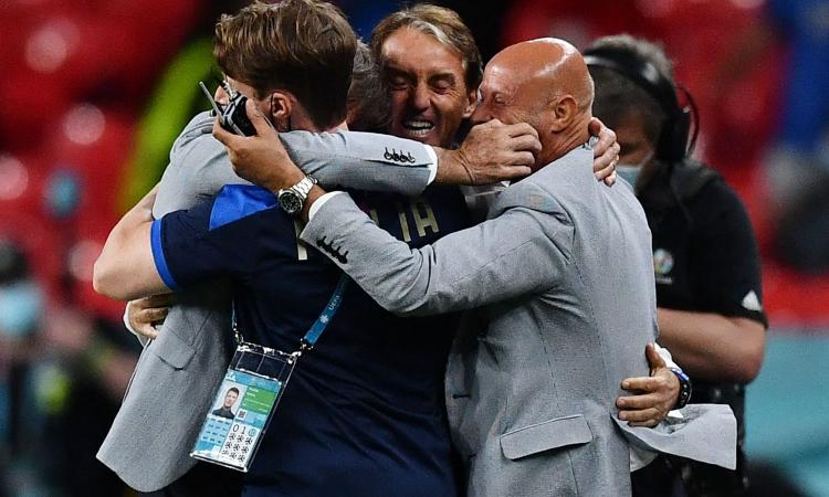 Mancini: 'Con l'Inghilterra una grande finale, ho sempre creduto in questa Italia. L'abbraccio a Vialli e Spinazzola...'