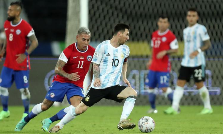 Coppa America: magia Messi e Vidal sbaglia un rigore, ma il Cile riprende l'Argentina. Vola il Paraguay