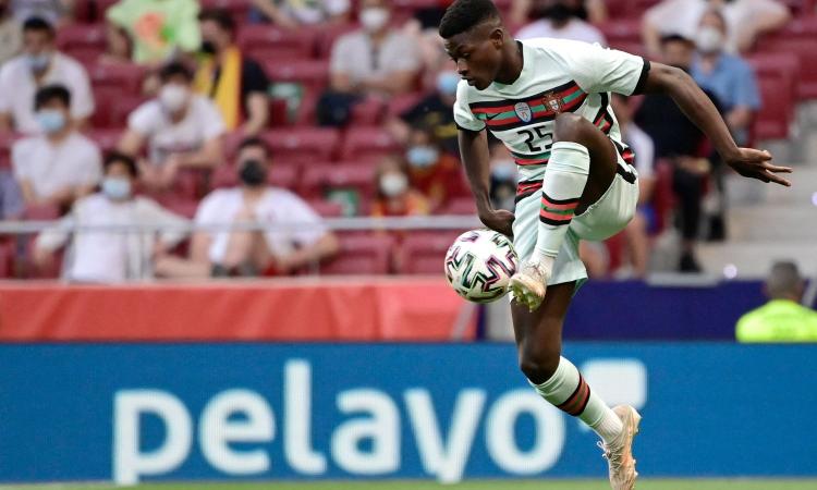 Il PSG vuole a titolo definitivo un difensore portoghese