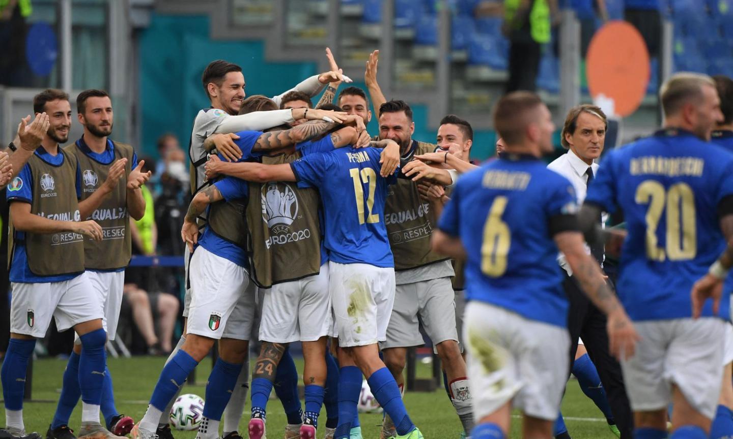 L'Italia vince e chiude prima nel girone, agli ottavi Austria o Ucraina: 1-0 al Galles, che passa come secondo