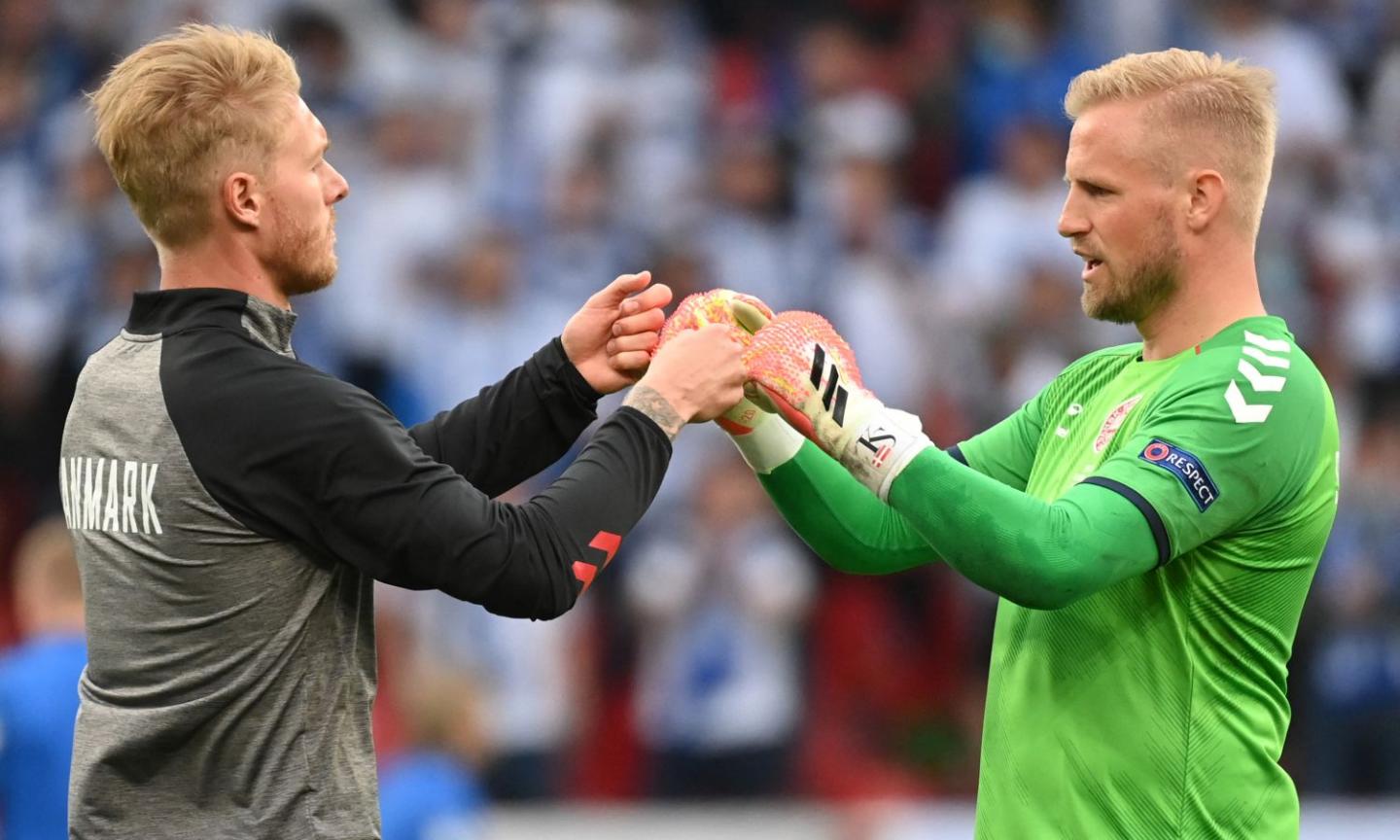 Schmeichel ha fatto visita a Eriksen con Kjaer: 'Dannatamente bello vederlo sorridere. Sono orgoglioso di Simon'