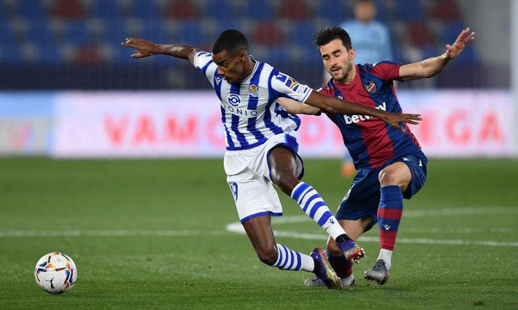 Levante, UFFICIALE il rinnovo di un difensore