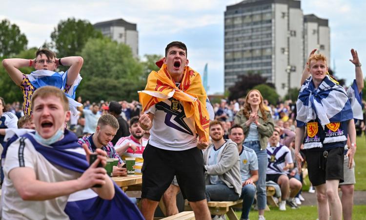 Ministero della Salute scozzese: 'Quasi 2000 tifosi positivi al Covid durante Euro 2020'