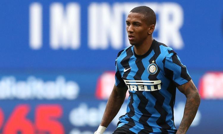 Ex Inter, il figlio di Ashley Young debutta da pro. Il post del padre e il consiglio divertente di Bastoni FOTO