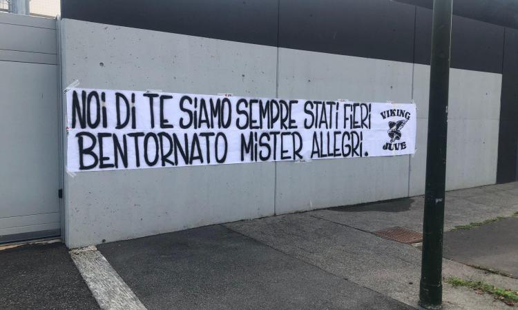 La Curva della Juve riabbraccia Allegri: 'Noi sempre fieri di te. Bentornato' FOTO