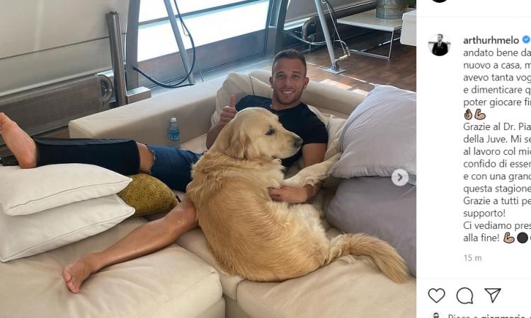 Juve, Arthur a casa dopo l'operazione: 'Finalmente potrò giocare senza dolore, al 100% al più presto!'