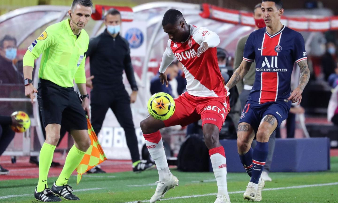 Milan, è arrivato Ballo-Touré: visite mediche sostenute, poi la firma VIDEO