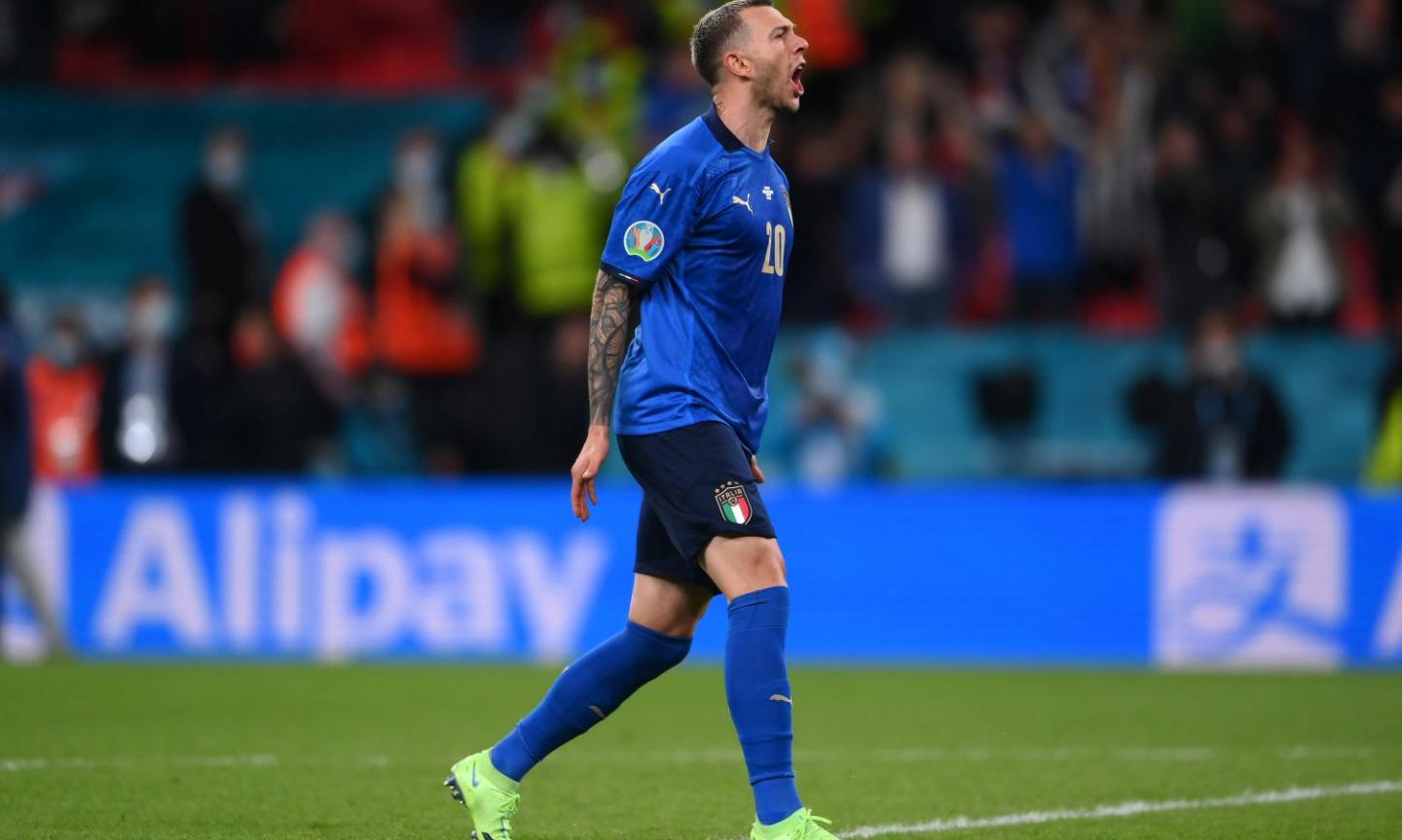 Un rigore per cancellare la crisi, ma il futuro di Bernardeschi è un rebus: dopo Euro2020 il confronto con la Juve