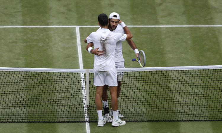Berrettini ko a testa alta, Djokovic vince Wimbledon: 3-1 in finale, nuovo record