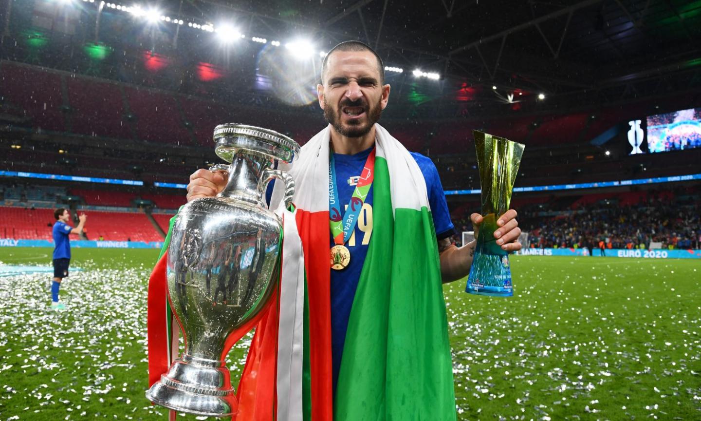 Italia campione d'Europa, Bonucci ai tifosi inglesi: 'Ne dovete mangiare ancora di pastasciutta!' VIDEO