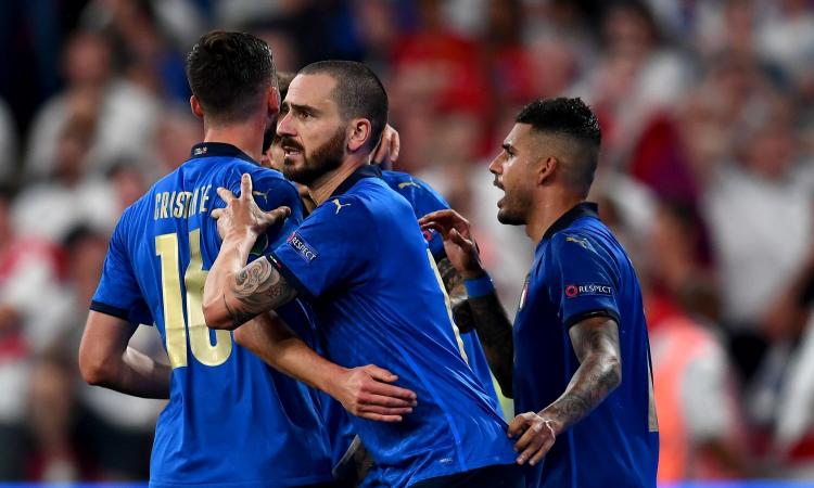 Italia: Bonucci premiato dalla Uefa per le 100 presenze in Nazionale