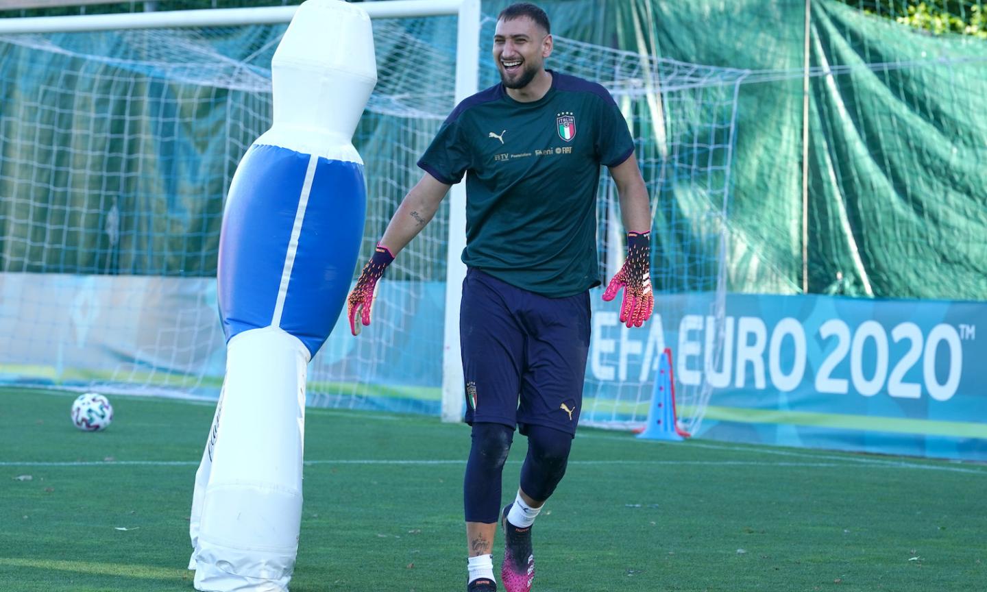 Donnarumma, addio Milan: cambiate foto profilo e descrizione sui social