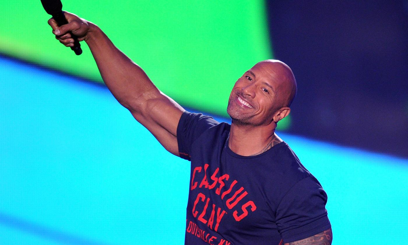 The Rock emozionato allo stadio per il Barcellona VIDEO