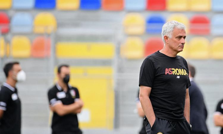 Roma: Mourinho vuole il rinnovo di un centrocampista