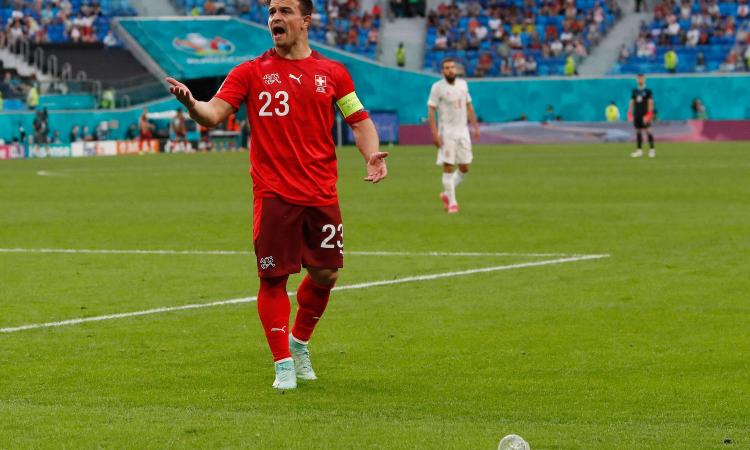 Shaqiri strizza l'occhio alla Lazio: 'E' un top club, il calcio di Sarri ideale per me. L'interesse di Tare un onore'