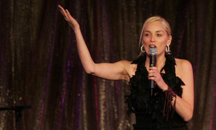 Euro2020, Italia in finale: i complimenti di... Sharon Stone!