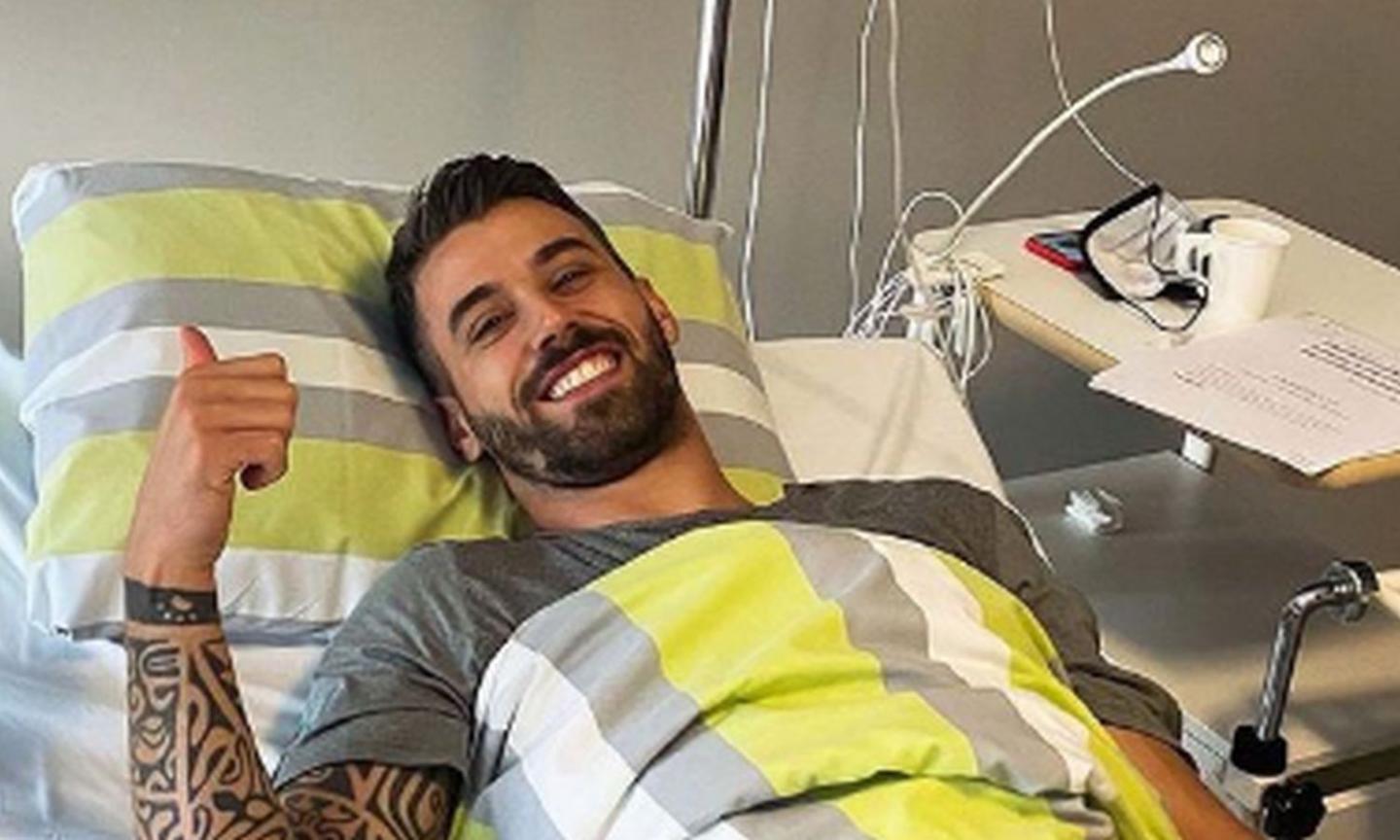 Spinazzola pronto per Italia-Spagna dal divano, il figlio Mattia canta l'inno VIDEO