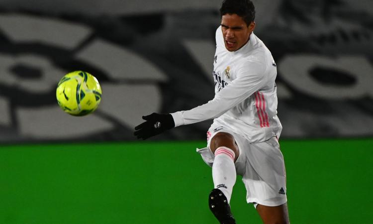 Varane allo United. Da Koundé a Koulibaly fino alle idee da Inter e Milan: Real, è caccia a un centrale
