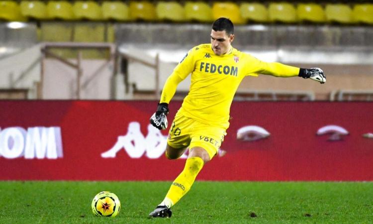 Mannone può tornare in Italia: no al rinnovo col Monaco, ci pensano Lecce e Cremonese