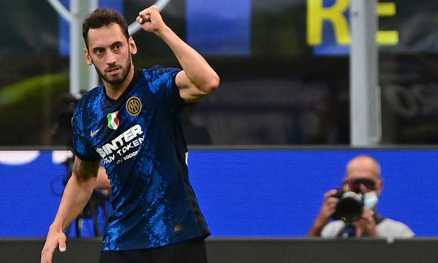 Fifa 22, Inter e Milan svelano i rating: Bastoni scherza con Calhanoglu, Tonali e Giroud... VIDEO