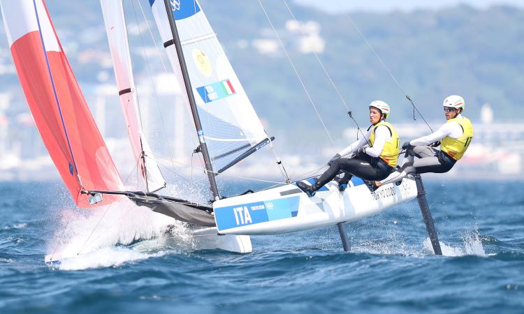 Olimpiadi: medaglia d'oro nella vela! Ciclismo su pista: fuori le donne, ora gli uomini con Ganna. Poi Italbasket e Italvolley LIVE | Primapagina - Vimarsana News