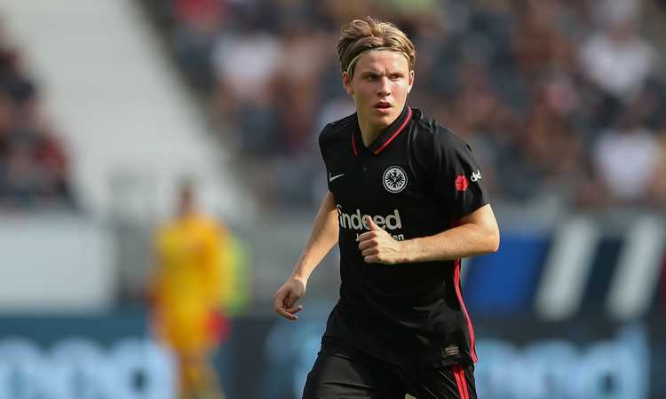 Hauge decisivo con l’Eintracht: la vera cifra messa in programma dal Milan, ecco quando scatta il riscatto