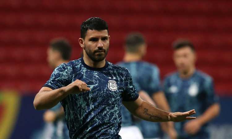 Aguero e Khaby Lame: la strana sfida sui social VIDEO Aguero e Khaby Lame: la strana sfida sui social VIDEO