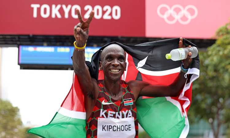 Kipchoge nella leggenda: bis olimpico, è il più grande maratoneta di sempre