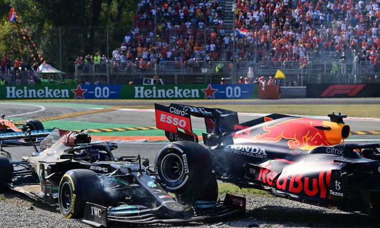 Formula 1, GP Monza: clamoroso incidente fra Hamilton e Verstappen, fuori entrambi