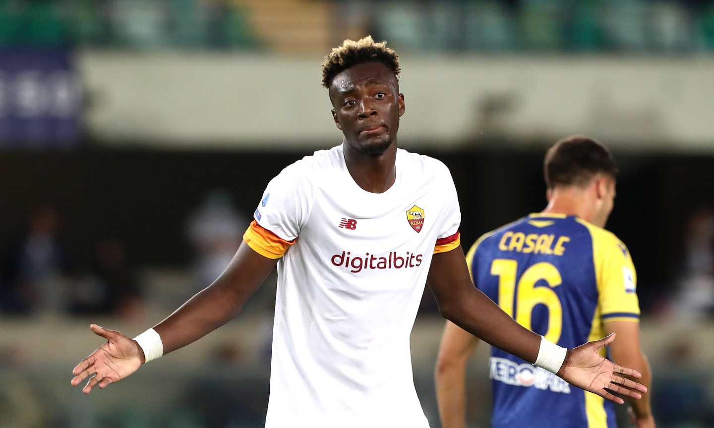 Roma, 'buu' contro Abraham a Verona