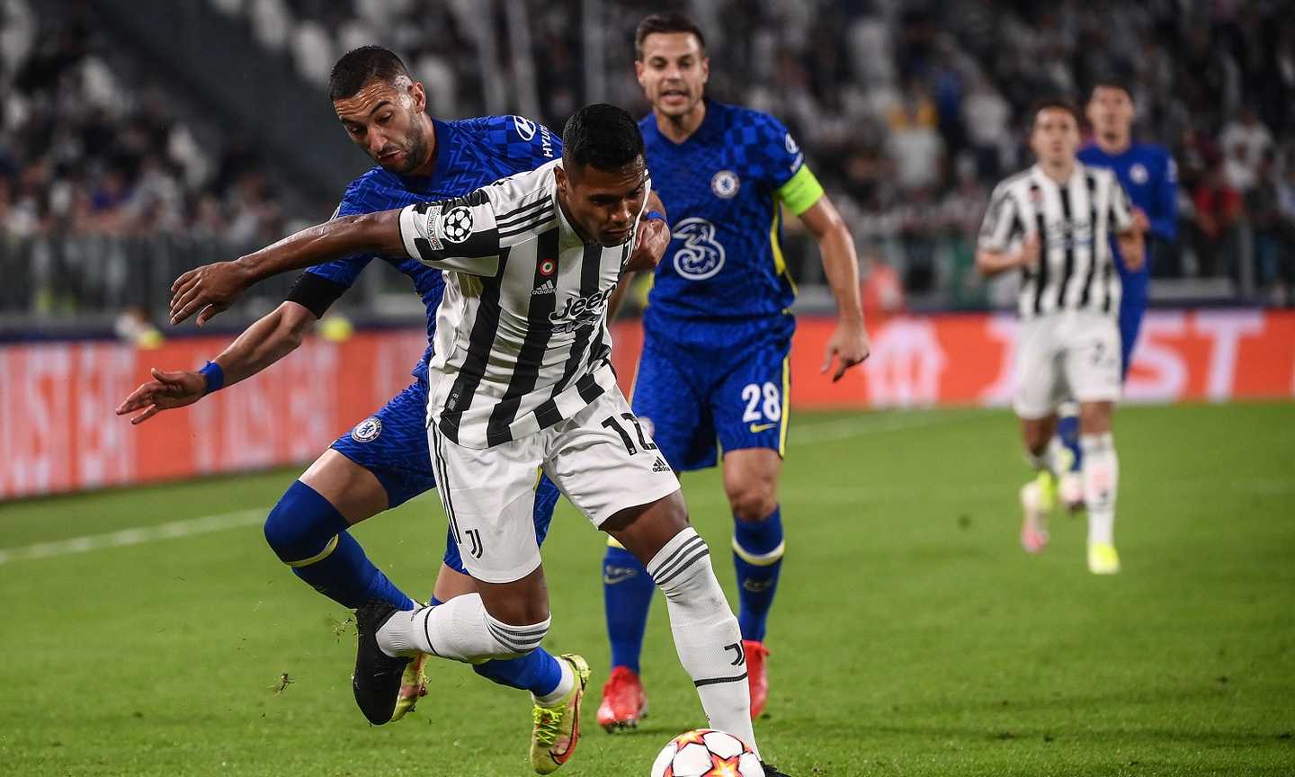 Juve, Alex Sandro: 'Vincerà chi avrà più pazienza di capire il momento giusto per rischiare'