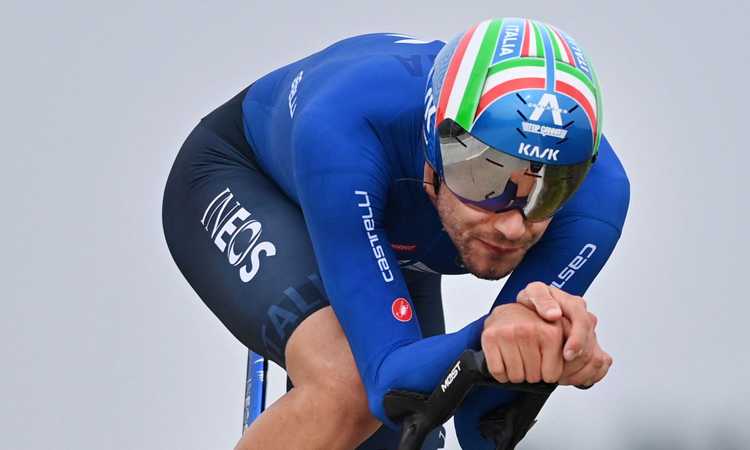 Ancora Filippo Ganna! Dopo le Olimpiadi è campione del mondo nella crono di ciclismo su strada VIDEO