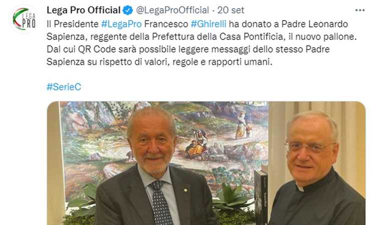 Il QR code del pallone con messaggio del prelato: prosegue la svolta sacrestana di Lega Pro