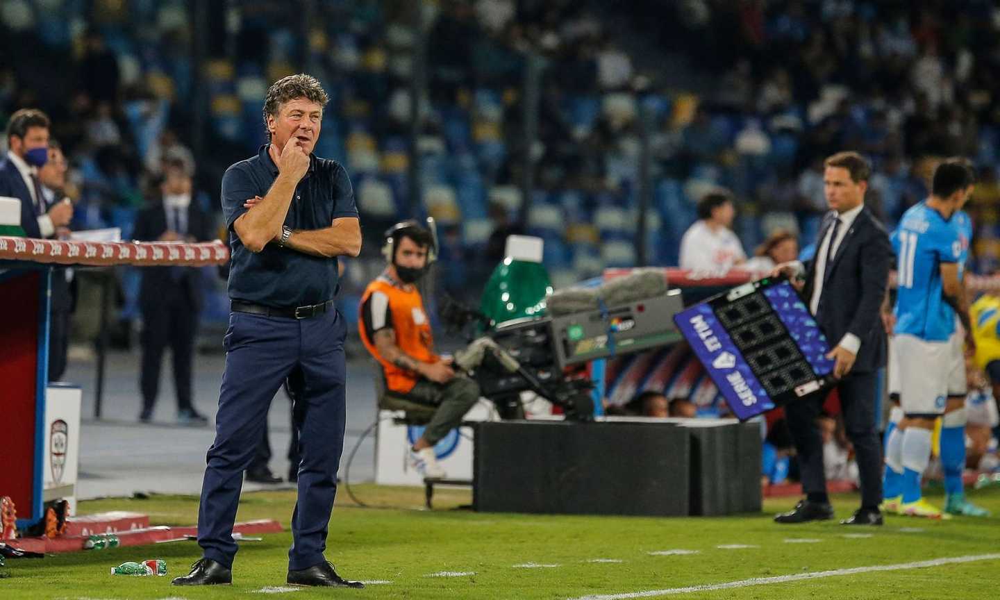 Cagliari, Mazzarri: 'I non pensino troppo alla classifica. Gli avversari non devono uscire dalla metà campo, su Pavoletti...'