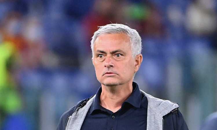 Roma, Mourinho: 'Espulsione ingiusta per Pellegrini, se si può proveremo a fargli giocare il derby con la Lazio'