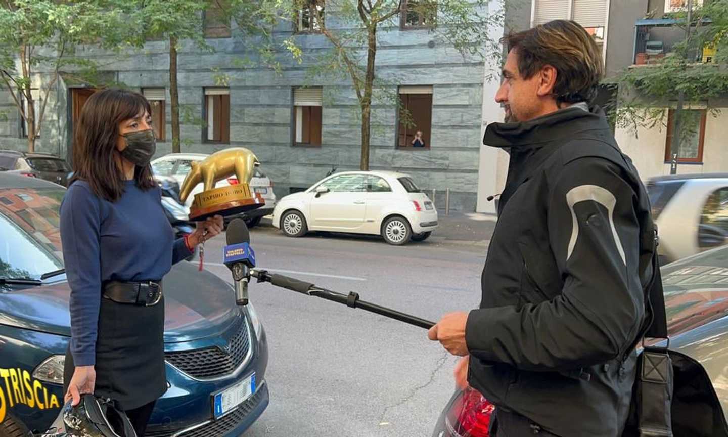 Ambra lasciata da Allegri, per lei c'è il Tapiro: 'Almeno lui in casa a Milano entra...'. E la figlia attacca su Instagram 