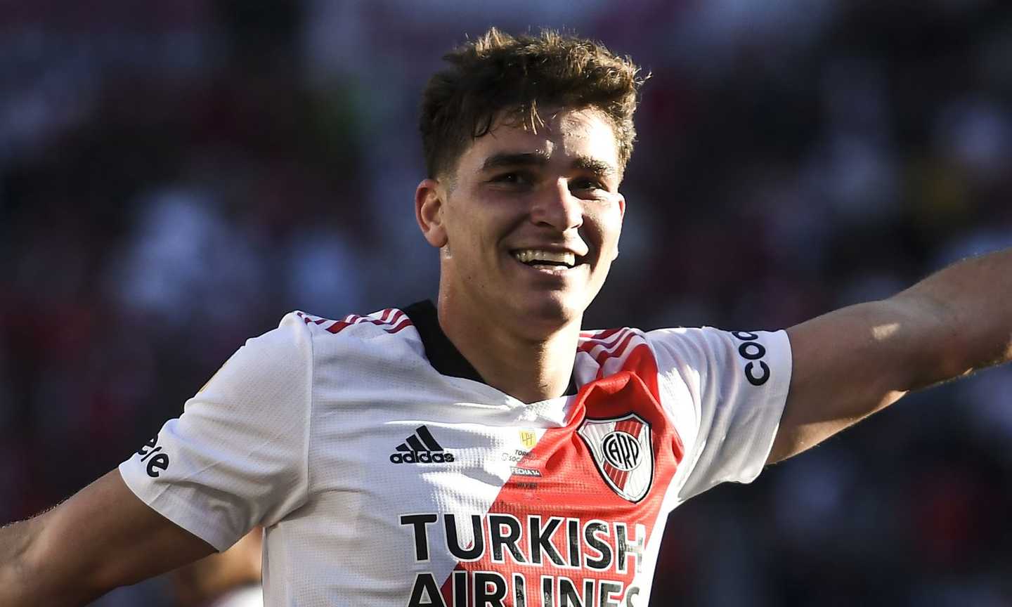 Milan, mossa a sorpresa del River Plate per Alvarez