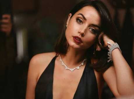 ana.de.armas.bond.girl.460x340.jpg