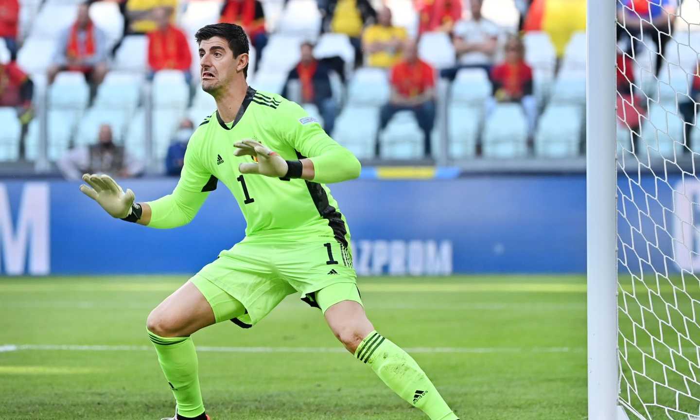 Courtois contro la Uefa, pronta la risposta: 'I ricavi sono interamente redistribuiti  tra le Federazioni'