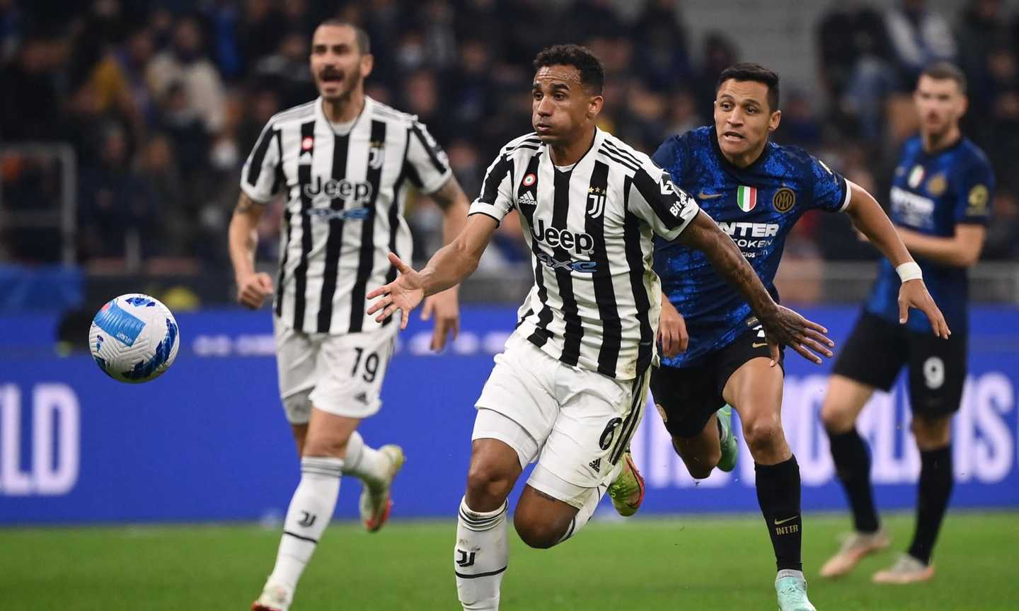 Juve, Danilo: ‘La squadra è unita. Il ritiro? Si fa troppo casino su questo, dobbiamo stare di più insieme’