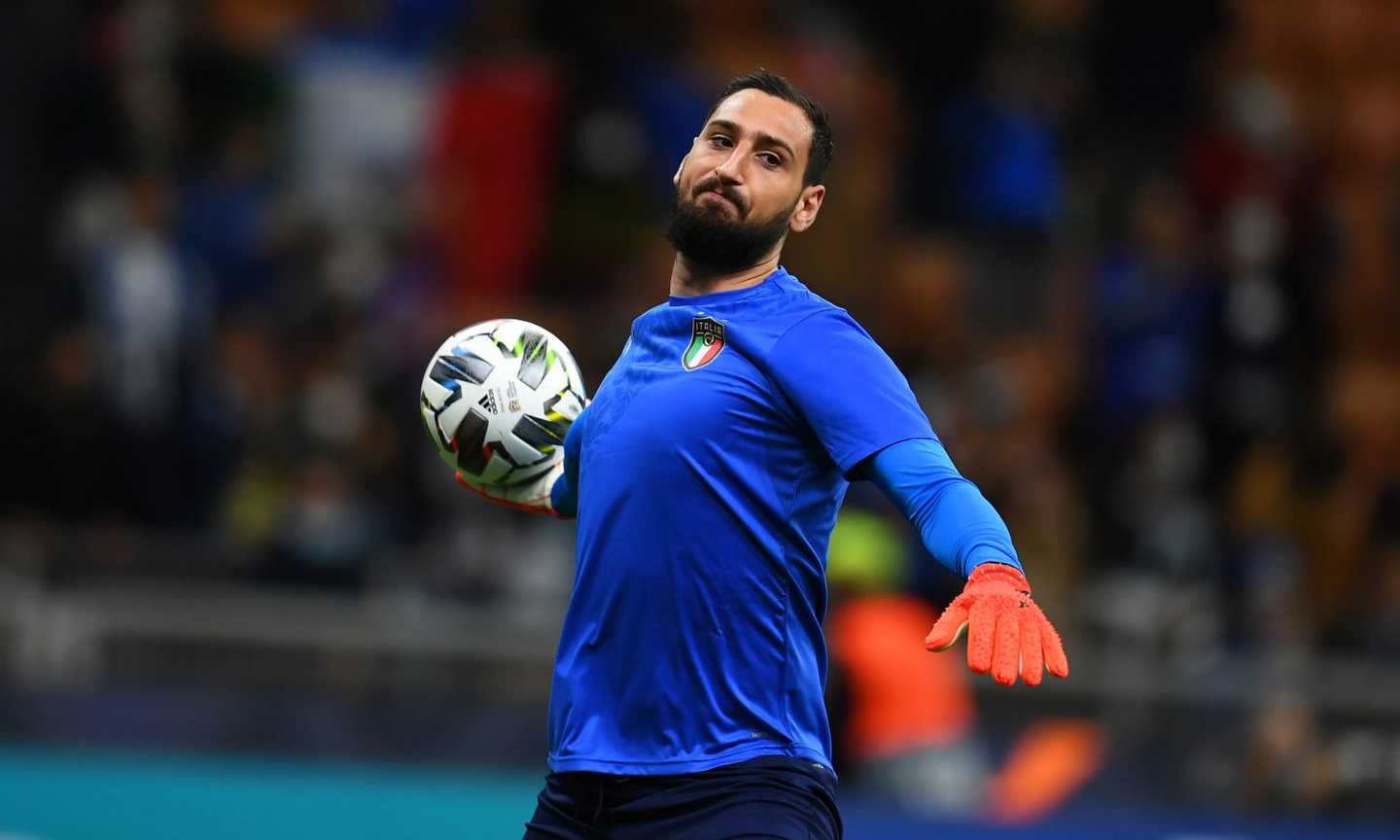 Italia-Spagna, fischi assordanti per Donnarumma. Striscione: 'Non sei più il benvenuto a Milano'