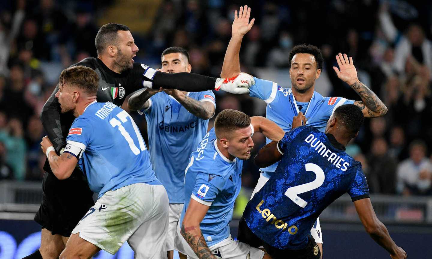 Da tarallucci e vino alla guerra per bande: la singolare serata di Lazio-Inter