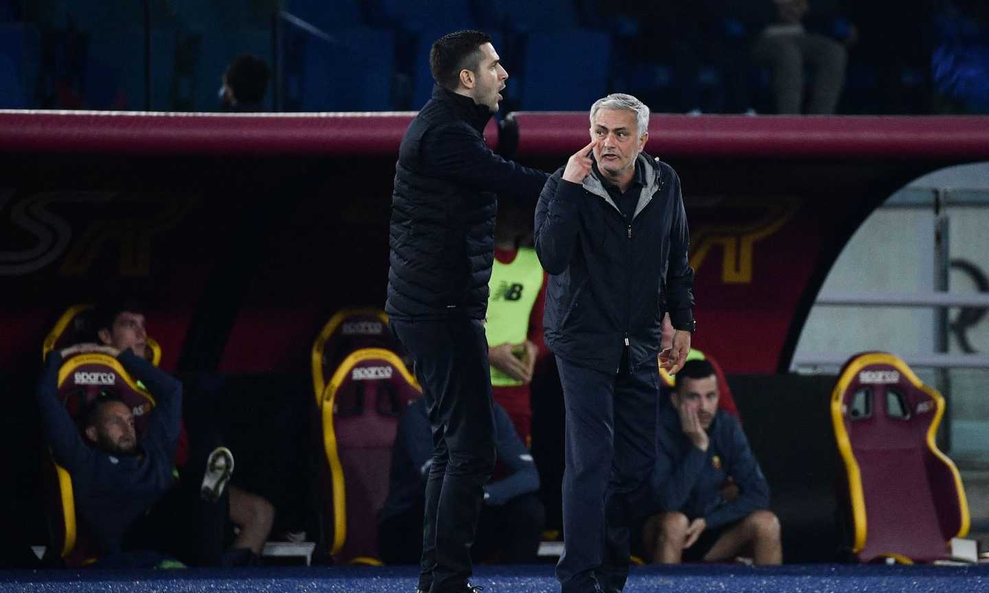 Mourinho furioso: 'Non parlo se no mi squalificano. Non c'è stato rispetto per la Roma e i suoi tifosi'