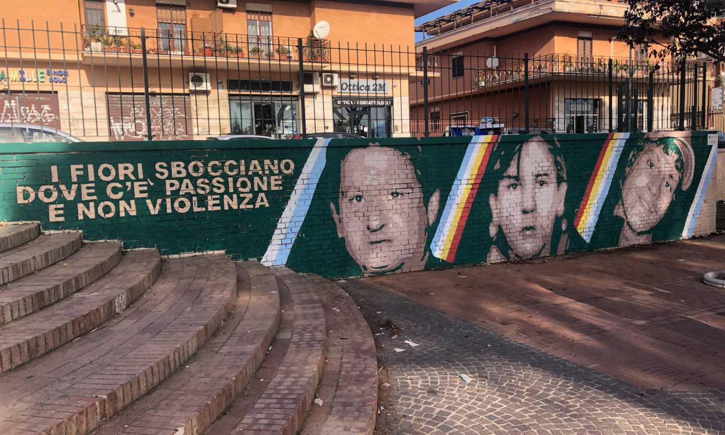 Roma e Lazio: un murale in ricordo di Sandri, De Falchi e Paparelli